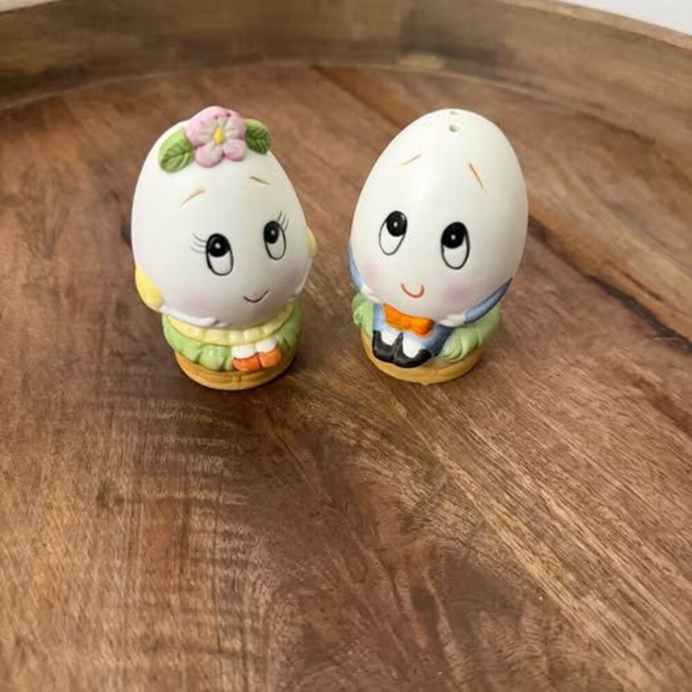 Vintage Humpty Dumpty Ceramic Salt and Pepper Shakers~1986